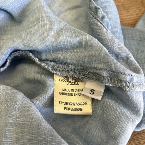 Cloth & Stone Chambray Ombré Half Button Up Long Sleeve Small - Picture 6 of 6